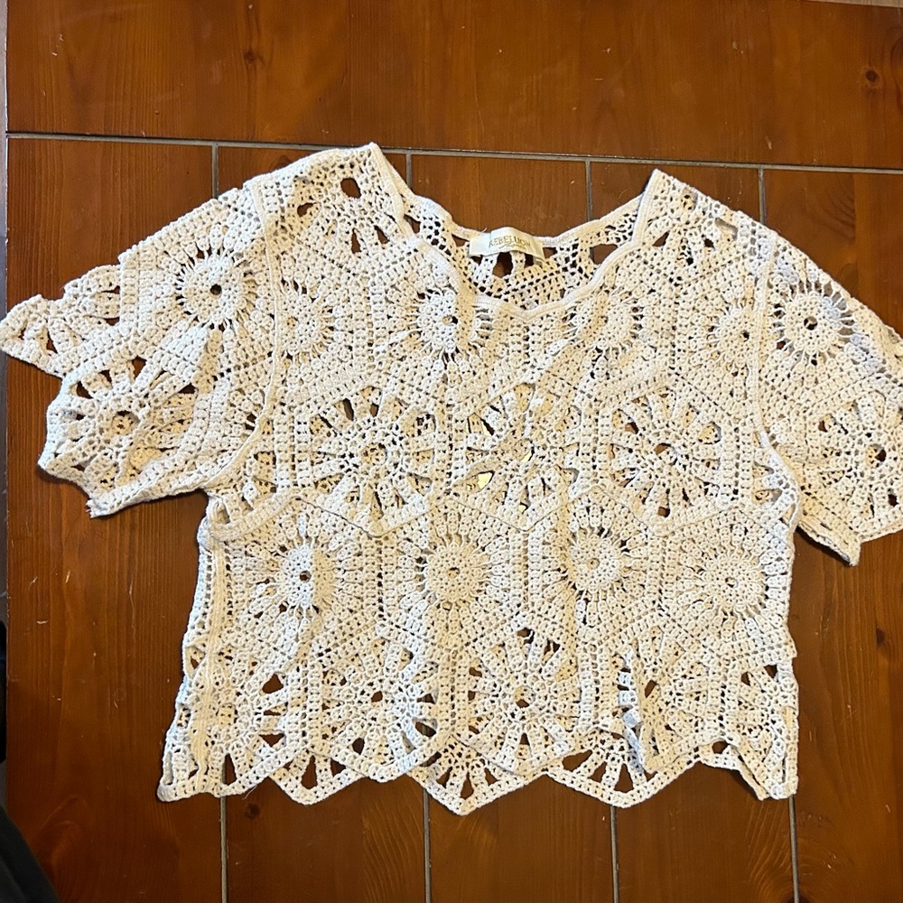 cropped cover up/ going out cream colored top. size s